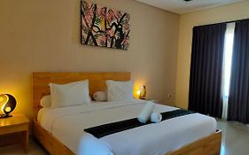 Exotic Komodo Hotel